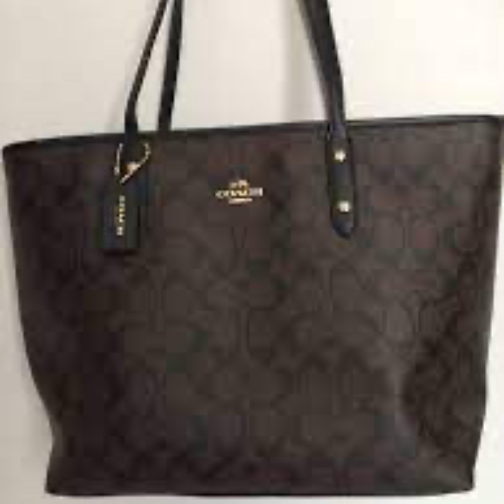 Gallery Tote In Signature Canvas